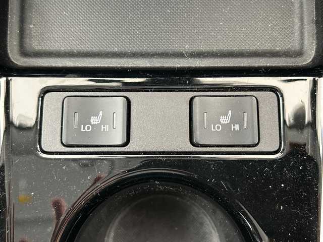 トヨタ プリウス A ツーリングセレクション 三重県 2019(平31)年 1.1万km スティールブロンドM /純正９型ナビ（フルセグ／ＣＤ／ＤＶＤ／ＢＴ／ＡＭ／ＦＭ）　//ＢＳＭ　//ドラレコ前後　//バックカメラ //トヨタセーフティーセンス//レーダークルコン//レーンキープアシスト//デジタルインナーミラー//D席パワーシート//シートヒーター（D/N）//ステアリングスイッチ //LEDヘッドライト //フォグライト //ビルトインETC2.0//スマートキー