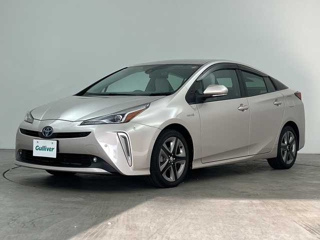 トヨタ プリウス A ツーリングセレクション 三重県 2019(平31)年 1.1万km スティールブロンドM /純正９型ナビ（フルセグ／ＣＤ／ＤＶＤ／ＢＴ／ＡＭ／ＦＭ）　//ＢＳＭ　//ドラレコ前後　//バックカメラ //トヨタセーフティーセンス//レーダークルコン//レーンキープアシスト//デジタルインナーミラー//D席パワーシート//シートヒーター（D/N）//ステアリングスイッチ //LEDヘッドライト //フォグライト //ビルトインETC2.0//スマートキー