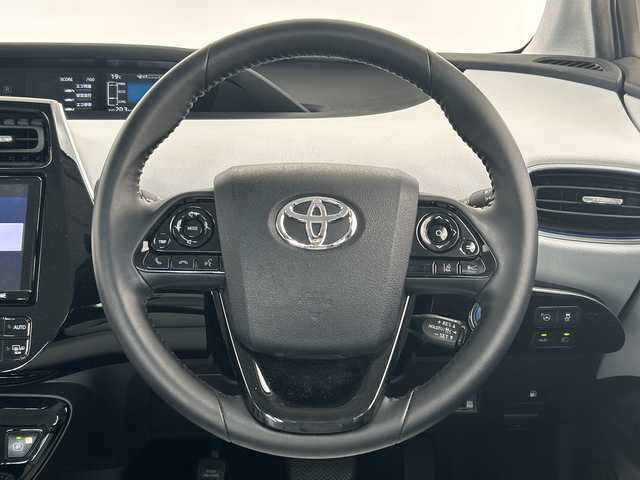 トヨタ プリウス A ツーリングセレクション 三重県 2019(平31)年 1.1万km スティールブロンドM /純正９型ナビ（フルセグ／ＣＤ／ＤＶＤ／ＢＴ／ＡＭ／ＦＭ）　//ＢＳＭ　//ドラレコ前後　//バックカメラ //トヨタセーフティーセンス//レーダークルコン//レーンキープアシスト//デジタルインナーミラー//D席パワーシート//シートヒーター（D/N）//ステアリングスイッチ //LEDヘッドライト //フォグライト //ビルトインETC2.0//スマートキー
