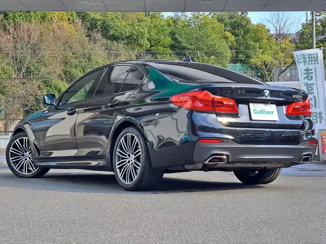 ＢＭＷ ５３０ｉ Mスポーツ 大阪府 2019(平31)年 6.4万km サファイアブラックP /白革シート//純正ナビCD、DVD，BT、フルTV、USB//全方位カメラ、バックカメラ//コーナーセンサー//前席シートヒーター、パワーシート（D席メモリー付き）//パドルシフト//追従クルーズコントロール//パワーバックドア//前方ドラレコ//ミラー一体型ドラレコ//純正１９AW