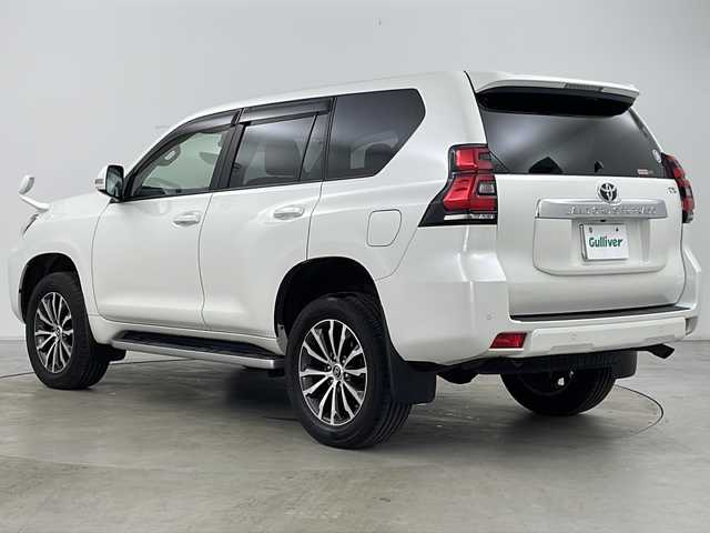 トヨタ ランドクルーザー プラド TX Lパッケージ 道央・札幌 2020(令2)年 5.3万km ホワイトパールクリスタルシャイン ・パートタイム4WD/・社外メモリナビ(CD＆DVD＆BT＆SD＆USB)/・フルセグTV/・バックカメラ/・ビルトインETC/・コーナーセンサー/・レザーシート/・シートヒーター/・ベンチレーション/・パワーシート/・プリクラッシュセーフティ/・レーンディパーチャーアラート/・クルーズコントロール/・オートマチックハイビーム/・セーフティセンス/・寒冷地仕様/・オートライト/・LEDヘッドライト/・フォグランプ/・リアフォグランプ/・サイドステップ/・社外ドライブレコーダー/・純正フロアマット