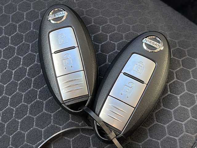 日産 ジューク 16GT FOUR 長野県 2012(平24)年 6万km スチールブルー ４WD/純正メモリナビTV/ETC/純正17インチアルミ/プッシュスタート/スマートキー/キセノンヘッドライト/２WD４WD切り替え/純正フロアマット/保証書/スペアキー