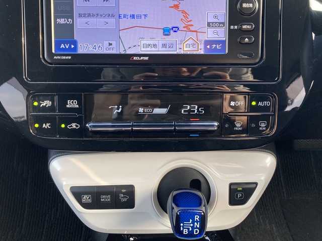 トヨタ プリウス Sセーフティプラス 佐賀県 2018(平30)年 5.7万km ホワイトパールクリスタルシャイン ECLIPSEナビ/バックカメラ/プリクラッシュセーフティ/レーンディパーチャーアラート/オートハイビーム/アダプティブクルーズコントロール/パーキングアシスト/クリアランスソナー/ドライブレコーダー/ETC/プッシュスタート/スマートキー/LEDヘッドライト/フォグライト/純正アルミホイール