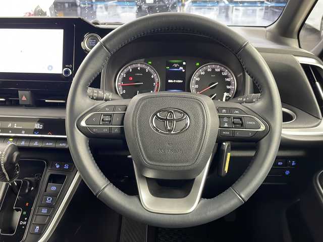 トヨタ ノア S－G 岐阜県 2022(令4)年 2.2万km アティチュードブラックマイカ トヨタセーフティセンス/プリクラッシュセーフティ/レーンディーパーチャーアラート/レーダークルーズコントロール/パノラミックビューモニター/クリアランスソナー/純正10.5インチディズプレイオーディオ　/フルセグ/BT/USB/DVD/Miracast/ビルトインETC2.0/社外ドラレコ/両側パワースライドドア/純正17インチAW/LEDヘッドライト/オートライト/オートハイビーム/社外フロアマット/保証書/取扱説明書/スマートキー/スペアキー