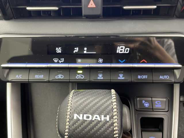 トヨタ ノア S－G 岐阜県 2022(令4)年 2.2万km アティチュードブラックマイカ トヨタセーフティセンス/プリクラッシュセーフティ/レーンディーパーチャーアラート/レーダークルーズコントロール/パノラミックビューモニター/クリアランスソナー/純正10.5インチディズプレイオーディオ　/フルセグ/BT/USB/DVD/Miracast/ビルトインETC2.0/社外ドラレコ/両側パワースライドドア/純正17インチAW/LEDヘッドライト/オートライト/オートハイビーム/社外フロアマット/保証書/取扱説明書/スマートキー/スペアキー