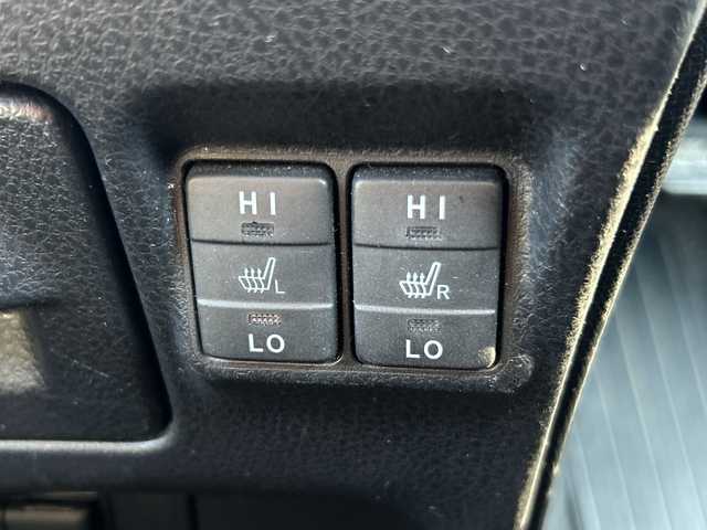 トヨタ ノア ハイブリッド Si ダブルバイビー 大阪府 2018(平30)年 5.9万km ブラック 純正10インチナビ（フルセグ/BT/DVD/CD)/純正後席モニター/両側パワースライドドア/衝突被害軽減システム/横滑り防止装置/レーンキープアシスト/オートマチックハイビーム/クルーズコントロール/アイドリングストップ/シートヒーター/ハーフレザー/純正AW(16inch)/純正LEDライト/純正フロアマット/ビルトインETC/ドライブレコーダー/スペアキー1本