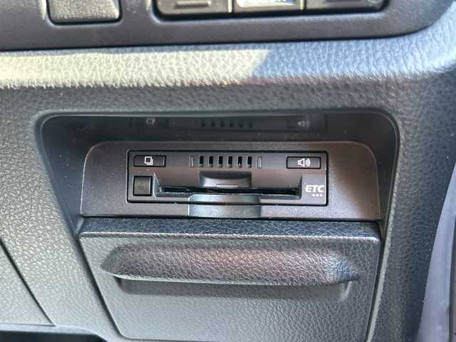 トヨタ ノア ハイブリッド Si ダブルバイビー 大阪府 2018(平30)年 5.9万km ブラック 純正10インチナビ（フルセグ/BT/DVD/CD)/純正後席モニター/両側パワースライドドア/衝突被害軽減システム/横滑り防止装置/レーンキープアシスト/オートマチックハイビーム/クルーズコントロール/アイドリングストップ/シートヒーター/ハーフレザー/純正AW(16inch)/純正LEDライト/純正フロアマット/ビルトインETC/ドライブレコーダー/スペアキー1本