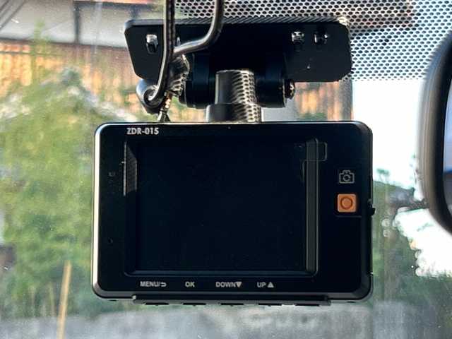 トヨタ ノア ハイブリッド Si ダブルバイビー 大阪府 2018(平30)年 5.9万km ブラック 純正10インチナビ（フルセグ/BT/DVD/CD)/純正後席モニター/両側パワースライドドア/衝突被害軽減システム/横滑り防止装置/レーンキープアシスト/オートマチックハイビーム/クルーズコントロール/アイドリングストップ/シートヒーター/ハーフレザー/純正AW(16inch)/純正LEDライト/純正フロアマット/ビルトインETC/ドライブレコーダー/スペアキー1本