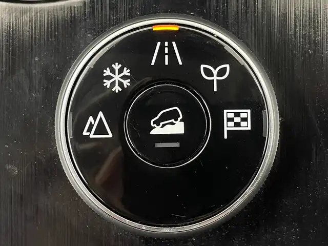日産 エクストレイル G e－4ORCE 大阪府 2023(令5)年 1.4万km ブリリアントホワイトパール プロパイロット/エマージェンシーブレーキ/車線逸脱警報機能/車線逸脱防止機能/標識認識機能/踏み間違え防止機能/ハイビームアシスト/自動駐車/12.3in日産コネクトナビ　/　(AppleCarPlay/Bluetooth)/フルセグTV/アラウンドビューモニター/レーダークルーズコントロール/LEDヘッドライト/フォグランプ/レザーシート/パワーシート/シートヒーター/パワーバックドア/革巻きステアリング/スマートキー/ETC2.0
