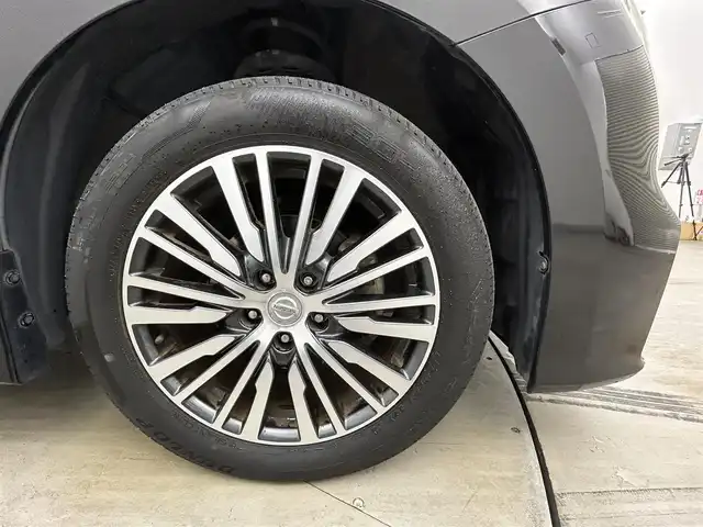 日産 エルグランド 250ハイウェイスターS 岡山県 2018(平30)年 6.8万km ファントムブラック 純正8インチナビ(MM516D-L)/(フルセグTV/CD/DVD/Blu-ray/Bluetooth/AUX)/両側パワースライドドア/ハーフレザー/ビルトインETC/LEDヘッドライト/バックカメラ/クルーズコントロール/社外ドライブレコーダー/プッシュスタート/スマートキー/アイドリングストップ/レーンキープアシスト/純正フロアマット/純正18インチアルミホイール/オートライト/フォグランプ