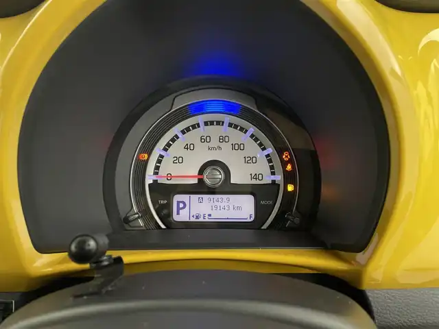 スズキ ハスラー G 宮城県 2016(平28)年 2万km アクティブイエロー/ブラック2トーンルーフ 純正8型ナビ/(iPod/USB/SD/BT/TV/CD/DVD)/バックカメラ/レーダーブレーキサポート/ETC/シートヒーター/プッシュスタート/スマートキー/HIDヘッドライト/オートライト/ヘッドライトレベライザー/フルオートエアコン/ドアバイザー/純正フロアマット/禁煙車