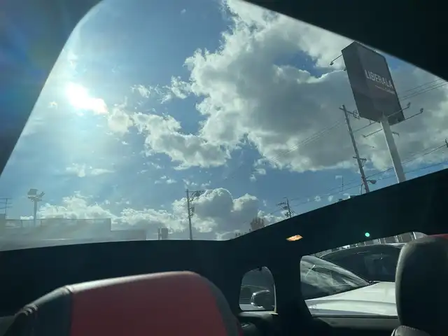 ランドローバー レンジローバーイヴォーク HSEダイナミック 岐阜県 2017(平29)年 3.9万km フジホワイト ブラックデザインパック/ＡＣＣ（アダプティブクルーズコントロール）/３６０°パークアシスト　/レーンデパーチャーワーニング/パワーシート/パノラミックグラスルーフ（回転式電動サンブラインド付）/ＭＥＲＩＤＩＡＮサウンドシステム　/アダプティブＬＥＤヘッドランプ　/シートヒーター　/ワンセグテレビ/バックカメラ