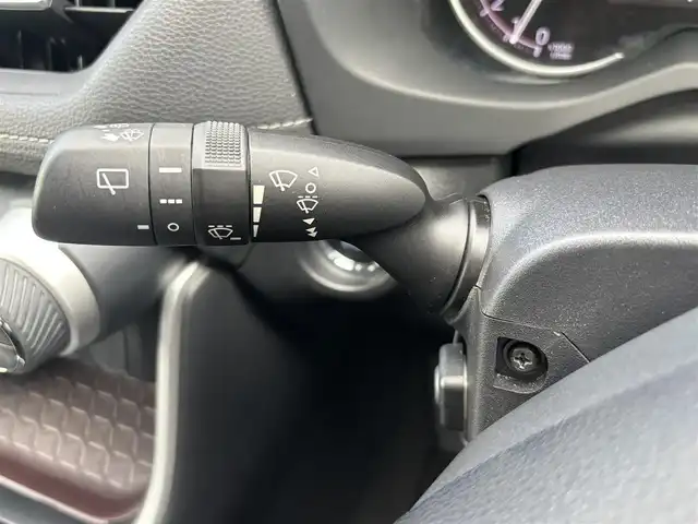 トヨタ ＲＡＶ４ G 奈良県 2019(令1)年 1.8万km アティチュードブラックマイカ 純正9インチナビ（NSZT-Y68T）/（フルセグ/BT/CD/DVD）/レーダークルーズコントロール/バックカメラ/ブラインドスポットモニター/前後コーナーセンサー/プリクラッシュセーフティ/レーンキープアシスト/パワーバックドア/レザーシート（ブラック）/運転席メモリ付きパワーシート/前席パワーシート/ステアリングヒーター/LEDヘッドライト/ETC2.0/前方ドライブレコーダー（DRT-C68A）/純正18インチAW/保証書/取り扱い説明書/スペアキーX1