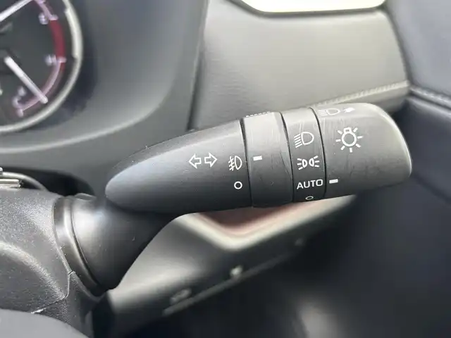 トヨタ ＲＡＶ４ G 奈良県 2019(令1)年 1.8万km アティチュードブラックマイカ 純正9インチナビ（NSZT-Y68T）/（フルセグ/BT/CD/DVD）/レーダークルーズコントロール/バックカメラ/ブラインドスポットモニター/前後コーナーセンサー/プリクラッシュセーフティ/レーンキープアシスト/パワーバックドア/レザーシート（ブラック）/運転席メモリ付きパワーシート/前席パワーシート/ステアリングヒーター/LEDヘッドライト/ETC2.0/前方ドライブレコーダー（DRT-C68A）/純正18インチAW/保証書/取り扱い説明書/スペアキーX1