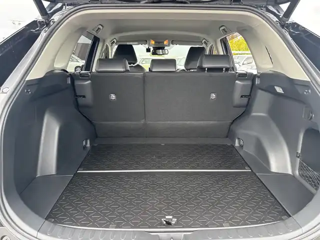 トヨタ ＲＡＶ４ G 奈良県 2019(令1)年 1.8万km アティチュードブラックマイカ 純正9インチナビ（NSZT-Y68T）/（フルセグ/BT/CD/DVD）/レーダークルーズコントロール/バックカメラ/ブラインドスポットモニター/前後コーナーセンサー/プリクラッシュセーフティ/レーンキープアシスト/パワーバックドア/レザーシート（ブラック）/運転席メモリ付きパワーシート/前席パワーシート/ステアリングヒーター/LEDヘッドライト/ETC2.0/前方ドライブレコーダー（DRT-C68A）/純正18インチAW/保証書/取り扱い説明書/スペアキーX1