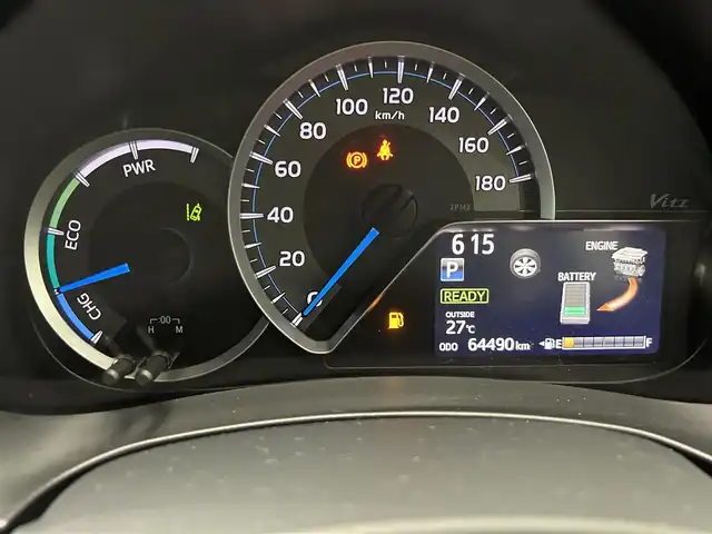 トヨタ ヴィッツ ハイブリッド F セーフティエディション 鹿児島県 2018(平30)年 6.5万km ホワイトパールクリスタルシャイン 純正ナビ（NSCN-W68）/バックカメラ/ワンセグTV/ビルトインETC/トヨタセーフティセンスC/オートマチックハイビーム/PCS/LDA/先行車発進お知らせ機能/電格ミラー/フロントフォグ/純正フロアマット/純正ドアバイザー/ステアリングリモコン/禁煙車