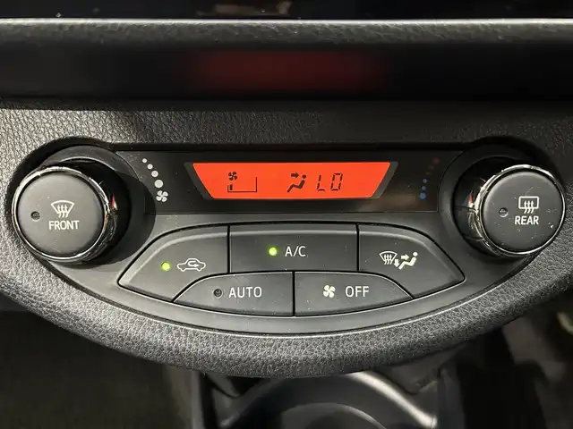 トヨタ ヴィッツ ハイブリッド F セーフティエディション 鹿児島県 2018(平30)年 6.5万km ホワイトパールクリスタルシャイン 純正ナビ（NSCN-W68）/バックカメラ/ワンセグTV/ビルトインETC/トヨタセーフティセンスC/オートマチックハイビーム/PCS/LDA/先行車発進お知らせ機能/電格ミラー/フロントフォグ/純正フロアマット/純正ドアバイザー/ステアリングリモコン/禁煙車