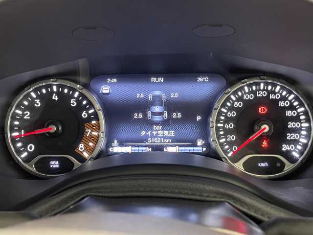 クライスラー・ジープ ジープ レネゲード リミテッド 熊本県 2020(令2)年 5.2万km グレー ・ワンオーナー/・スマートキー/・プッシュスタート/・自動緊急ブレーキ/・レーンセンス/・パークセンス/・ブラインドスポットモニター/・アクティブヘッドライト/・クルーズコントロール(追従式)/・黒革シート/・前席パワーシート/・前席シートヒーター /・ハンドルヒーター /・純正メモリナビ/　【Bluetooth・USB・AUX・AppleCarPlay】/・フルセグTV/・バックカメラ/・ETC2.0/・ドライブレコーダー(前後録画)/・LEDヘッドランプ/・LEDフォグランプ/・純正マット