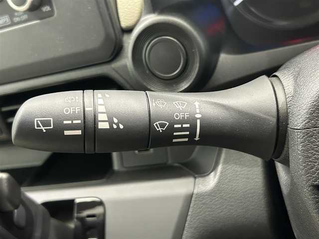 三菱 ｅＫワゴン M 鹿児島県 2024(令6)年 0.7万km スターリングシルバーM 純正オーディオ　/ミラー型バックカメラ　/ＵＳＢソケット　/ヘッドライトレベライザー　/ステリモ　/社外フロアマット　/アイドリングストップ　/カーテンエアバッグ　/ハロゲンライト　/ベンチシート/DN席シートヒーター/パワーステアリング/パワーウィンドウ/衝突被害軽減システム/AUX接続