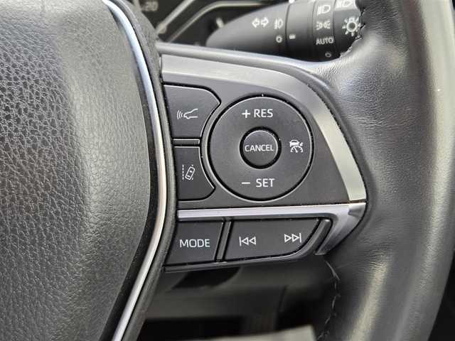トヨタ カムリ G レザーパッケージ 鹿児島県 2018(平30)年 7.1万km プラチナホワイトパールマイカ アダプティブクルーズコントロール　/ビルトインＥＴＣ２．０　/Ｄ＋Ｎ席シートヒーター　/Ｄ＋Ｎ席パワーシート　/純正ＳＤナビ　/Ｂｌｕｅｔｏｏｔｈオーディオ　/ＭＴモード付きＡＴ　/ヘッドアップディスプレイ/テレビキャンセラー/フルレザーシート/トヨタセーフティセンス/インテリジェントクリアランスソナー/横滑り防止装置/レーンキープアシスト/エアバッグ(W+サイド)/カーテンエアバッグ/プッシュスタート/スマートキー/アイドリングストップ/純正アルミホイール(18インチ)