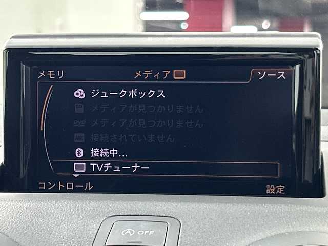 アウディ Ａ１ SB 1．0TFSI 愛知県 2017(平29)年 5.2万km グレイシアホワイトメタリック 純正ナビ/（AM/FM/フルセグ/BlueTtooth/CD/DVD）/バックカメラ/D/N席シートヒーター/パーキングエイド/MTモード付AT/アイドリングストップ/純正15インチアルミホイール/バイキセノンヘッドライト/ETC/横滑り防止機能/オートライト/電動格納ミラー/ステアリングスイッチ/純正フロアマット/スマートキー/プッシュスタート/スペアキー