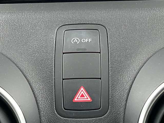 アウディ Ａ１ SB 1．0TFSI 愛知県 2017(平29)年 5.2万km グレイシアホワイトメタリック 純正ナビ/（AM/FM/フルセグ/BlueTtooth/CD/DVD）/バックカメラ/D/N席シートヒーター/パーキングエイド/MTモード付AT/アイドリングストップ/純正15インチアルミホイール/バイキセノンヘッドライト/ETC/横滑り防止機能/オートライト/電動格納ミラー/ステアリングスイッチ/純正フロアマット/スマートキー/プッシュスタート/スペアキー