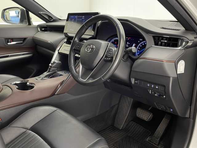トヨタ ハリアー ハイブリッド Z 宮崎県 2020(令2)年 6万km ホワイトパールクリスタルシャイン 禁煙車/トヨタセーフティセンス/純正12.3型ディスプレイオーディオ/（T-CONNECT/Bluetooth/FMAM/USB/HDMI/フルセグTV/ナビ）/純正ビルトイン2.0ETC/純正JBLサウンドシステム/純正モデリスタエアロ/純正19インチアルミ/純正オートアラーム/純正フロアマット/社外前後ドライブレコーダー/アダプティブクルーズコントロール/レーンディパーチャーアラート/オートマチックハイビーム/クリアランスソナー/ブラインドスポットモニター/電子パーキング/オートホールド/ヘッドアップディスプレイ/ハーフレザーシート/運転席パワーシート/パワーバックドア/オートエアコン/スマートキー/プッシュエンジンスタート/スペアキー/新車時保証書/取扱い説明書
