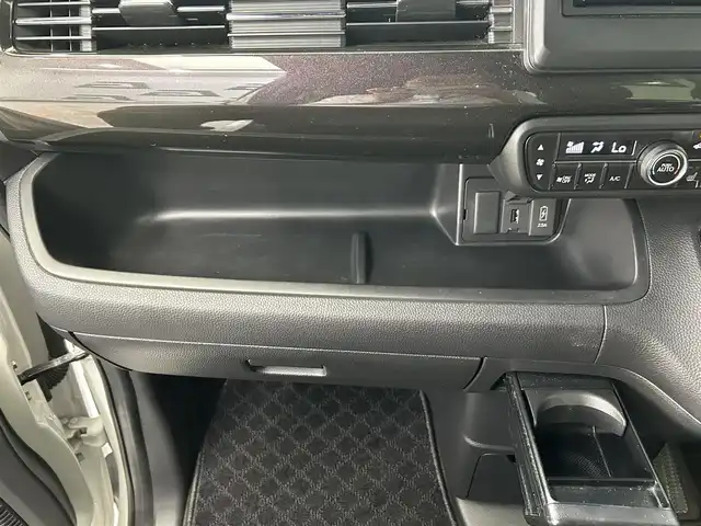ホンダ Ｎ ＢＯＸ カスタム G L ホンダセンシング 鹿児島県 2020(令2)年 1.7万km プラチナホワイトパール 社外ナビ　/ワンセグＴＶ　/Ｂｌｕｅｔｏｏｔｈ　/ドラレコ　/クルーズコントロール　/前後ドラレコ　/片側パワスラ　/ビルドインＥＴＣ　/バックカメラ　/前席シートヒーター　/オートマチックハイビーム　/ホンダセンシング/フロアマット/ロール式サンシェード/LEDヘッドライト