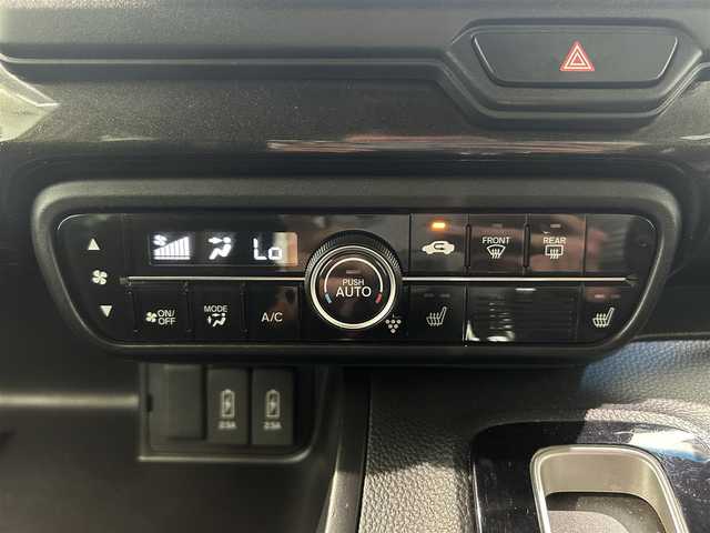 ホンダ Ｎ ＢＯＸ カスタム G L ホンダセンシング 鹿児島県 2020(令2)年 1.7万km プラチナホワイトパール 社外ナビ　/ワンセグＴＶ　/Ｂｌｕｅｔｏｏｔｈ　/ドラレコ　/クルーズコントロール　/前後ドラレコ　/片側パワスラ　/ビルドインＥＴＣ　/バックカメラ　/前席シートヒーター　/オートマチックハイビーム　/ホンダセンシング/フロアマット/ロール式サンシェード/LEDヘッドライト