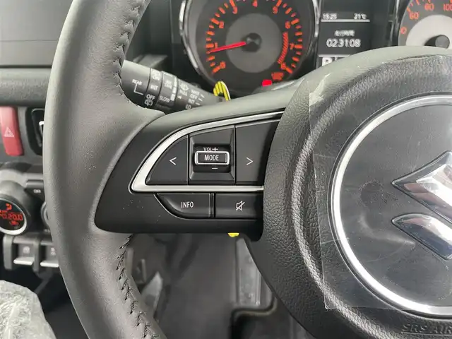 スズキ ジムニー ノマド FC 宮崎県 2025(令7)年 0.1千km 赤 ワンオーナー/４WD/衝突軽減ブレーキ/レーンキープアシスト/レーダークルーズコントロール/LEDヘッドライト/フォグランプ/シートヒーター/スマートキー/プッシュスタート/アイドリングストップ/背面タイヤ