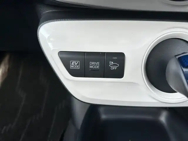 トヨタ プリウス Sセーフティプラス 埼玉県 2016(平28)年 3.4万km スティールブロンドM アルパイン9インチナビTV/（TV/CD/DVD/Bluetooth）/バックカメラ/ETC/ドライブレコーダー/パーキングアシスト/（自動駐車システム）/LEDヘッドライト/クリアランスソナー/BSM/衝突軽減ブレーキ/レーダークルーズコントロール/プッシュスタート/スマートキー