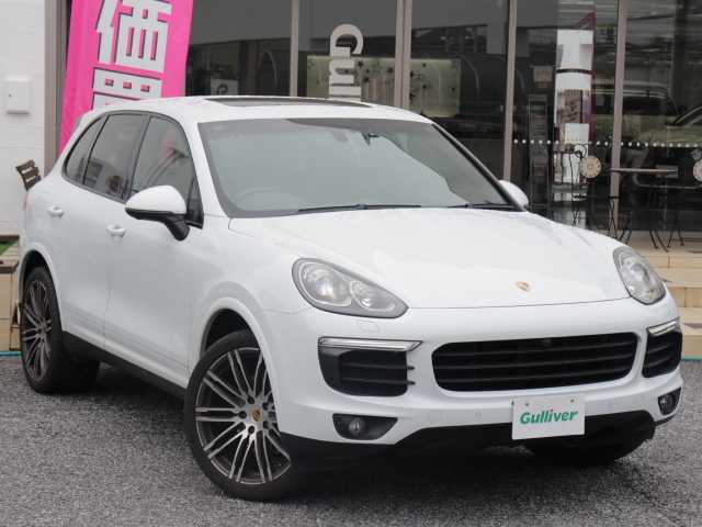 ポルシェ カイエン プラチナエディション 千葉県 2018(平30)年 6.4万km 白 純正ナビ/・Bluetooth/・バックカメラ/・FM/AMラジオ/・フルセグTV（助手席足元スイッチあり）/パドルシフト/アイドリングストップ/シートヒーター/パワーシート/ETC/クルーズコントロール/純正フロアマット/スマートキー２本/パワーバックドア/BOSEスピーカー/フォグランプ/保証書/取扱説明書
