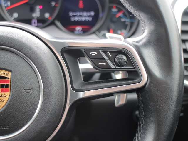 ポルシェ カイエン プラチナエディション 千葉県 2018(平30)年 6.4万km 白 純正ナビ/・Bluetooth/・バックカメラ/・FM/AMラジオ/・フルセグTV（助手席足元スイッチあり）/パドルシフト/アイドリングストップ/シートヒーター/パワーシート/ETC/クルーズコントロール/純正フロアマット/スマートキー２本/パワーバックドア/BOSEスピーカー/フォグランプ/保証書/取扱説明書