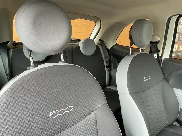 フィアット ５００ 1．2 ポップ 高知県 2017(平29)年 3.4万km 白 社外ナビ（AVIC-RZ800）/　【AM/FM/フルセグTV/BT/CD/DVD】/バックカメラ/純正ドライブレコーダー/純正フロアマット/純正スチールホイール/ETC