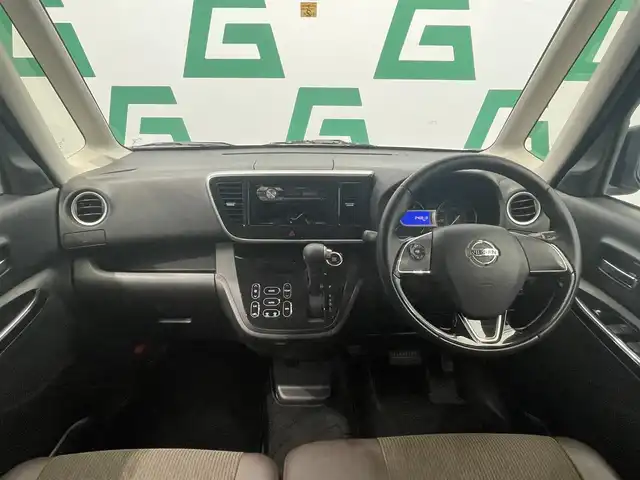 日産 デイズ ルークス HWS X Vセレクション 鹿児島県 2020(令2)年 4万km チタニウムグレーメタリック インテリジェントアラウンドビューモニター（ルームミラー）/エマージェンシーブレーキ/社外オーディオ【DEH-380】/革巻きステアリング/ステアリングリモコン/ハーフレザーシート/運転席シートヒーター/両側パワースライドドア/純正LEDヘッドライト/フロントフォグランプ/オートライト/ハイビームアシスト/レーンキープアシスト/前後コーナーセンサー/後席シートバックテーブル/後席サーキュレーター/後席サンシェード/電動格納ドアミラー/アイドリングストップ/社外フロアマット/純正15インチアルミ