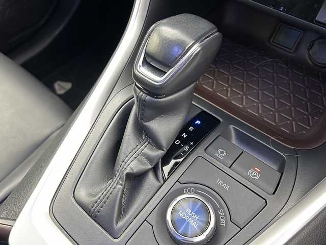 トヨタ ＲＡＶ４ ハイブリッドG 大阪府 2019(令1)年 2.9万km アティチュードブラックマイカ 純正ナビ/・フルセグTV/・Bluetooth/・SDサーバー/パノラマムーンルーフ/ブラインドスポットモニター/トヨタセーフティセンス/・プリクラッシュセーフティー/・レーントレーシングアシスト/・パーキングサポートブレーキ/・オートマチックハイビーム/前後コーナーセンサー/バックカメラ/黒レザーシート/シートヒーター/ステアリングヒーター/オートホールド/スペアキー/スマートキー