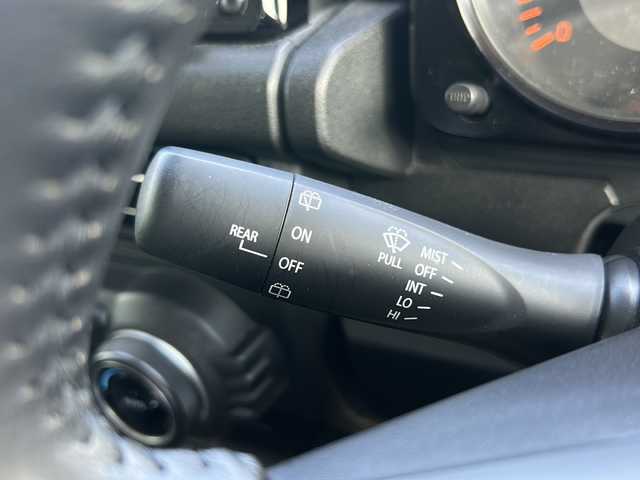 スズキ ジムニー XC 鹿児島県 2019(平31)年 6.9万km ブルーイッシュブラックパール3 純正8インチナビ　CN-RZ843/（AM/FM/Bluetooth/フルセグTV/DVD/ミュージックサーバー）/取り付け式センターコンソール/前方ドライブレコーダー/ETC/クルーズコントロール/フルセグテレビ/プッシュスタートボタン/パワーウィンドウ/電動格納ミラー/ダウンヒルアシストコントロール/レーンアシスト/オートライト/Bluetoothオーディオ/盗難防止装置/衝突被害軽減システム/シートヒーター/ドアバイザー/バックカメラ