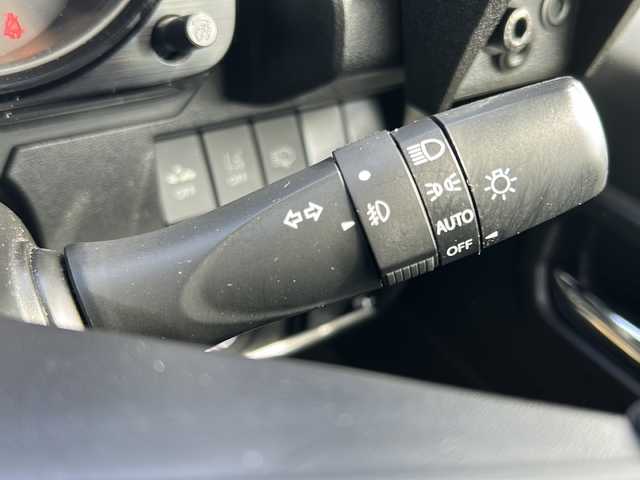 スズキ ジムニー XC 鹿児島県 2019(平31)年 6.9万km ブルーイッシュブラックパール3 純正8インチナビ　CN-RZ843/（AM/FM/Bluetooth/フルセグTV/DVD/ミュージックサーバー）/取り付け式センターコンソール/前方ドライブレコーダー/ETC/クルーズコントロール/フルセグテレビ/プッシュスタートボタン/パワーウィンドウ/電動格納ミラー/ダウンヒルアシストコントロール/レーンアシスト/オートライト/Bluetoothオーディオ/盗難防止装置/衝突被害軽減システム/シートヒーター/ドアバイザー/バックカメラ