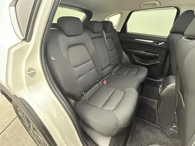 マツダ ＣＸ－５ XD プロアクティブ 岡山県 2019(令1)年 6.8万km スノーフレイクホワイトパールマイカ BOSEプレミアムサウンドシステム/純正8.8インチSDナビゲーション/ 【CD/DVD/フルセグTV/BT/AUX/CarPlay】/全方位カメラ/追従型クルーズコントロール/オートハイビーム/LEDヘッドライト（AUTO付き）/ETC/前席シートヒーター/運転席パワーシート/パワーバックドア/衝突軽減ブレーキシステム/ブラインドスポットモニター/車線逸脱防止システム/横滑り防止システム/純正ドライブレコーダー（前）/純正19インチアルミホイール/純正フロアマット/ステアリングヒーター/オートブレーキホールド/プッシュスタート/スペアキー×１/取扱説明書/ナビ取扱説明書