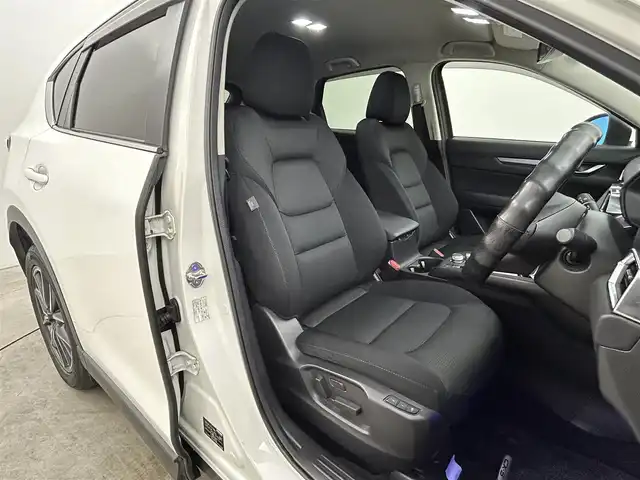 マツダ ＣＸ－５ XD プロアクティブ 岡山県 2019(令1)年 6.8万km スノーフレイクホワイトパールマイカ BOSEプレミアムサウンドシステム/純正8.8インチSDナビゲーション/ 【CD/DVD/フルセグTV/BT/AUX/CarPlay】/全方位カメラ/追従型クルーズコントロール/オートハイビーム/LEDヘッドライト（AUTO付き）/ETC/前席シートヒーター/運転席パワーシート/パワーバックドア/衝突軽減ブレーキシステム/ブラインドスポットモニター/車線逸脱防止システム/横滑り防止システム/純正ドライブレコーダー（前）/純正19インチアルミホイール/純正フロアマット/ステアリングヒーター/オートブレーキホールド/プッシュスタート/スペアキー×１/取扱説明書/ナビ取扱説明書