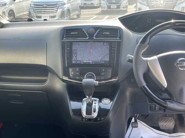 日産 セレナ ハイウェイS S HV Aセーフ 千葉県 2014(平26)年 8.3万km ブリリアントホワイトパール クロスギア　パノラマルーフ　8型ナビEX008V　アルパインフリップダウンモニター　全方位カメラ　全方位付ミラー　クルコン　パワスラ　エマブレ　ETC　防水シート　エアロ　HID　オートライト　コンビハンドル