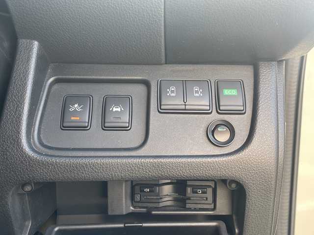 日産 セレナ ハイウェイS S HV Aセーフ 千葉県 2014(平26)年 8.3万km ブリリアントホワイトパール クロスギア　パノラマルーフ　8型ナビEX008V　アルパインフリップダウンモニター　全方位カメラ　全方位付ミラー　クルコン　パワスラ　エマブレ　ETC　防水シート　エアロ　HID　オートライト　コンビハンドル