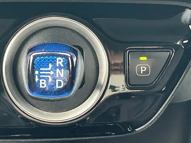 トヨタ プリウス Sセーフティプラス 兵庫県 2018(平30)年 6.7万km アティチュードブラックマイカ ALPINE9インチナビ/BTオーディオ/フルセグテレビ/バックカメラ/ETC/LEDヘッドライト/オートライト/フォグランプ/社外エアロ/トヨタセーフティセンス/スペアキー/スマートキープッシュスタート