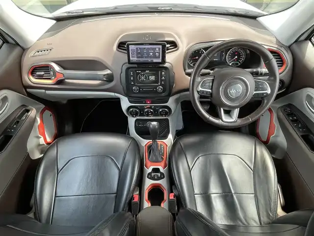 クライスラー・ジープ ジープ レネゲード オープニングエディション 石川県 2015(平27)年 4.9万km 白 社外メモリーナビ(ポータブル)/ワンセグTV/Bluetooth/USB/AUX/beatsサウンド/クルーズコントロール/電動格納ミラー/黒レザーシート/ETC/ルーフレール/ドアバイザー/トノカバー