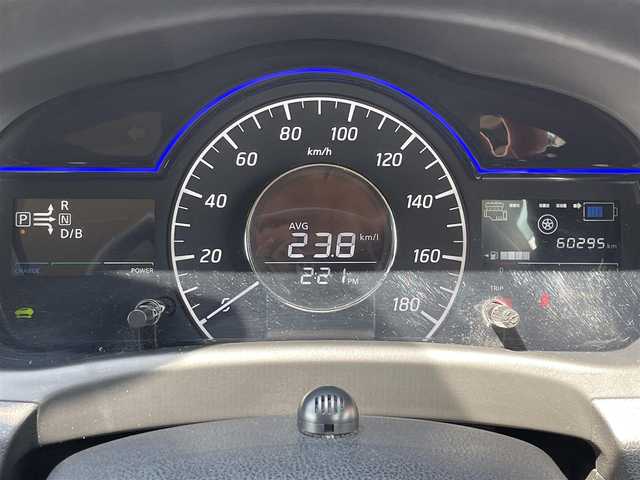 日産 ノート e－パワー X 宮崎県 2016(平28)年 6.1万km プレミアムコロナオレンジ ディーラー純正ナビ/メモリナビ/Bluetooth接続/フルセグテレビ/アラウンドビューモニター/バックカメラ/ドライブレコーダー/LEDヘッドライト/プッシュスタート/純正15インチアルミ