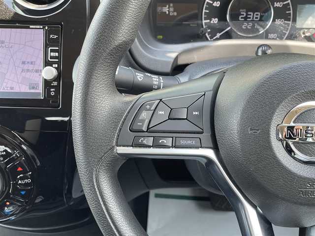 日産 ノート e－パワー X 宮崎県 2016(平28)年 6.1万km プレミアムコロナオレンジ ディーラー純正ナビ/メモリナビ/Bluetooth接続/フルセグテレビ/アラウンドビューモニター/バックカメラ/ドライブレコーダー/LEDヘッドライト/プッシュスタート/純正15インチアルミ