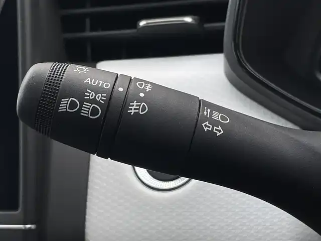 ルノー ルノー ルーテシア インテンス 三重県 2023(令5)年 2万km ブラングラシエ ACC/衝突軽減ブレーキ　/レーンアシスト/BSM/純正ディスプレイオーディオ　/バックカメラ　/カープレイ　/純正17インチアルミホイール　/アンドロイドオート　/Bluetooth/ETC車載器/ハンドルヒーター　/LEDヘッドライト　/保証書