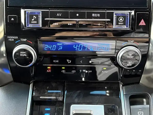 トヨタ ヴェルファイア Z 愛知県 2019(令1)年 7.6万km ホワイトパールクリスタルシャイン ワンオーナー/SDナビ/フルセグテレビ/バックカメラ/フリップダウンモニター/ウィンカーミラー/オットマン/追従クルーズコントロール/プッシュスタート/片側パワースライドドア/ETC/LED/ブレーキホールド/ルーフイルミネーションライト/11インチナビ/アルパインナビ