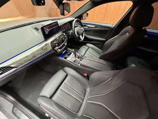 ＢＭＷ ＢＭＷ ５２３ｄ xDrive Mスポーツ EDジョイ+ 千葉県 2020(令2)年 5万km グレー 黒革　/シートヒーター　/純正ナビ　/３６０°カメラ　/ＨＵＤ　/ＡＣＣ　/ＬＥＤヘッドライト　/オートライト　/電動リアゲート　/ドライブレコーダー　/パーキングアシスト　/パワーシート　/フルセグＴＶ　/純正１９インチＡＷ