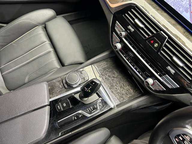 ＢＭＷ ＢＭＷ ５２３ｄ xDrive Mスポーツ EDジョイ+ 千葉県 2020(令2)年 5万km グレー 黒革　/シートヒーター　/純正ナビ　/３６０°カメラ　/ＨＵＤ　/ＡＣＣ　/ＬＥＤヘッドライト　/オートライト　/電動リアゲート　/ドライブレコーダー　/パーキングアシスト　/パワーシート　/フルセグＴＶ　/純正１９インチＡＷ